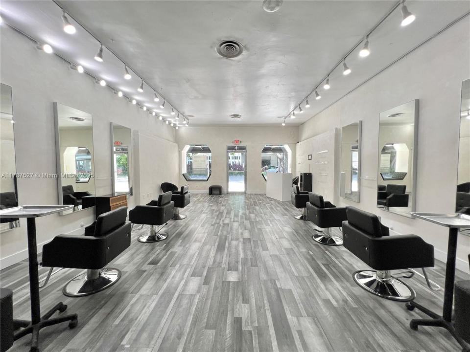 1735 SW 22nd St, Miami, Florida 33145, USA