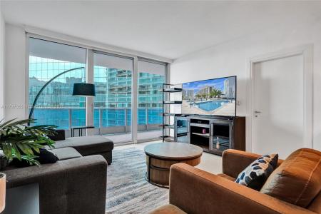 200 Biscayne Boulevard Way 3211, Miami, Florida 33131, USA