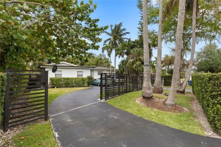 11810 W Biscayne Canal Rd, Miami, Florida 33161, USA