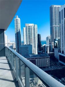 45 SW 9th St 2004, Miami, Florida 33130, USA