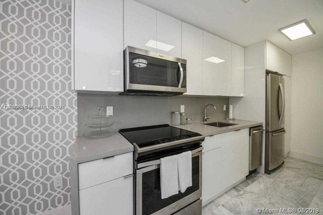 1255 Collins Ave 507, Miami Beach, Floryda 33139, USA