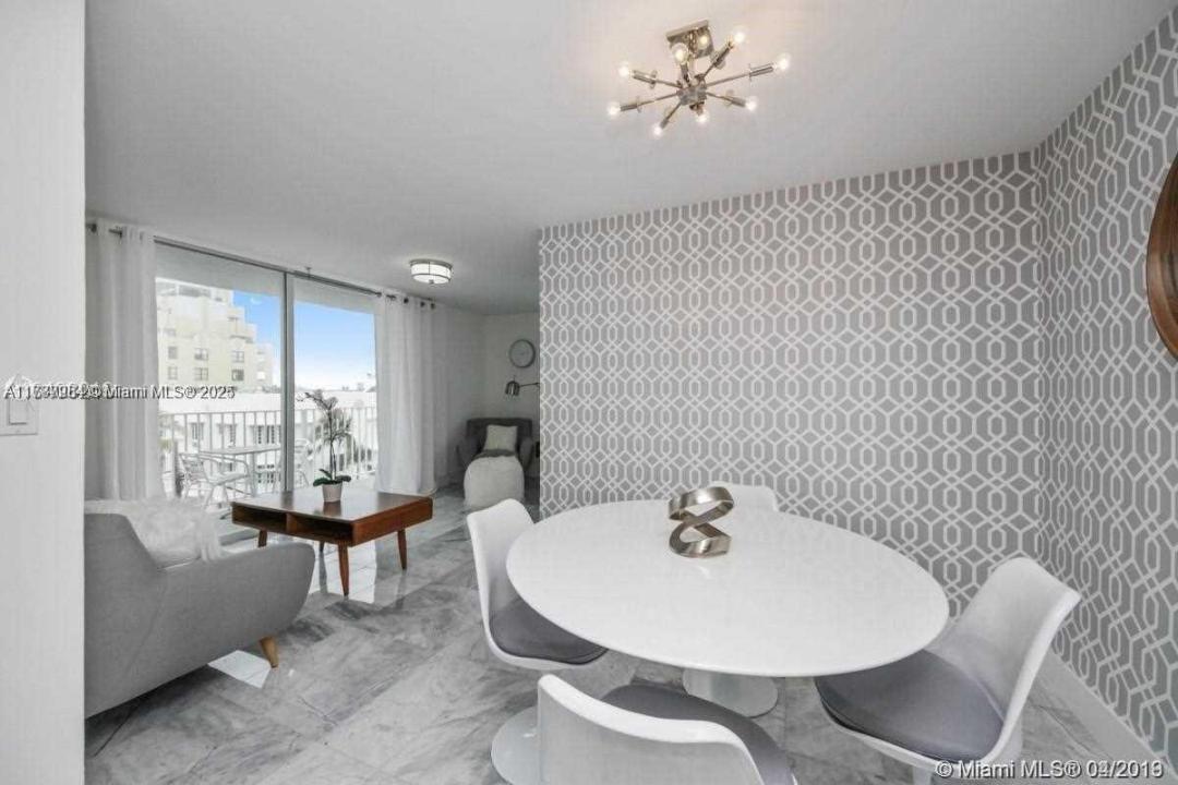 1255 Collins Ave 507, Miami Beach, Floryda 33139, USA