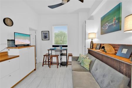 255 W 24th St 136, Miami Beach, Florida 33140, USA