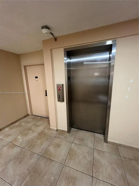5280 NW 7th St 306, Miami, פלורידה 33126, ארצות הברית של אמריקה 