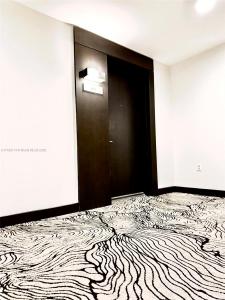 900 Biscayne Blvd 3803, Miami, Florida 33132, USA