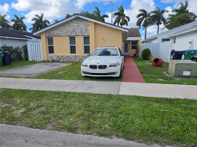 13061 SW 56th Ter, Miami, Florida 33183, USA