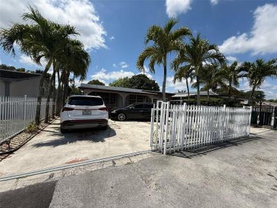 3434 NW 101st St, Miami, Florida 33147, USA