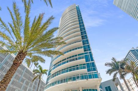480 NE 30th St 1807, Miami, Florida 33137, USA