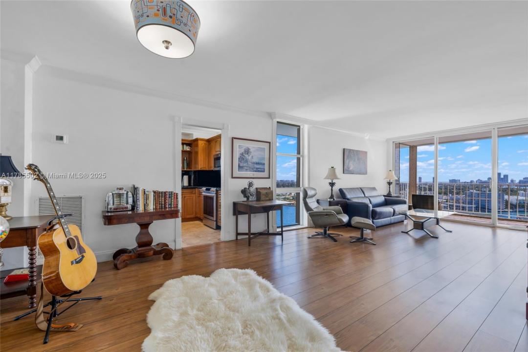 1865 79th St Cswy PHI, North Bay Village, Floride 33141, États-Unis
