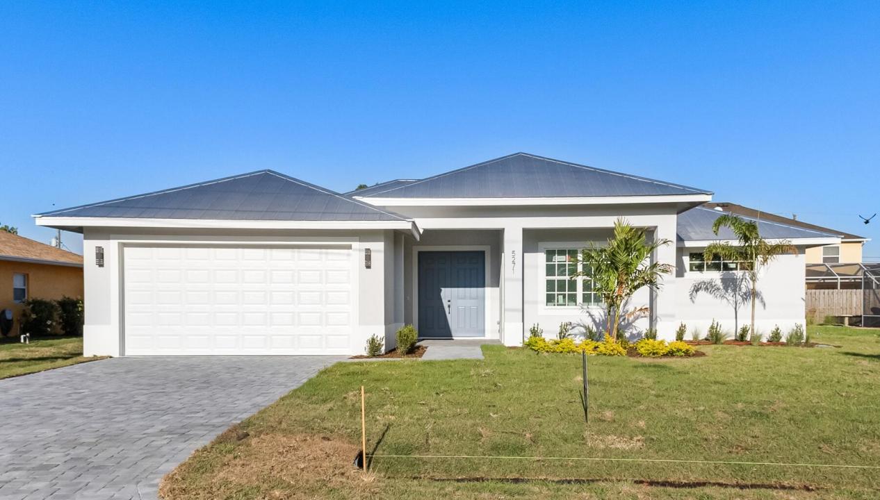 5271 NW Mayfield Lane, Port Saint Lucie, Florida 34983