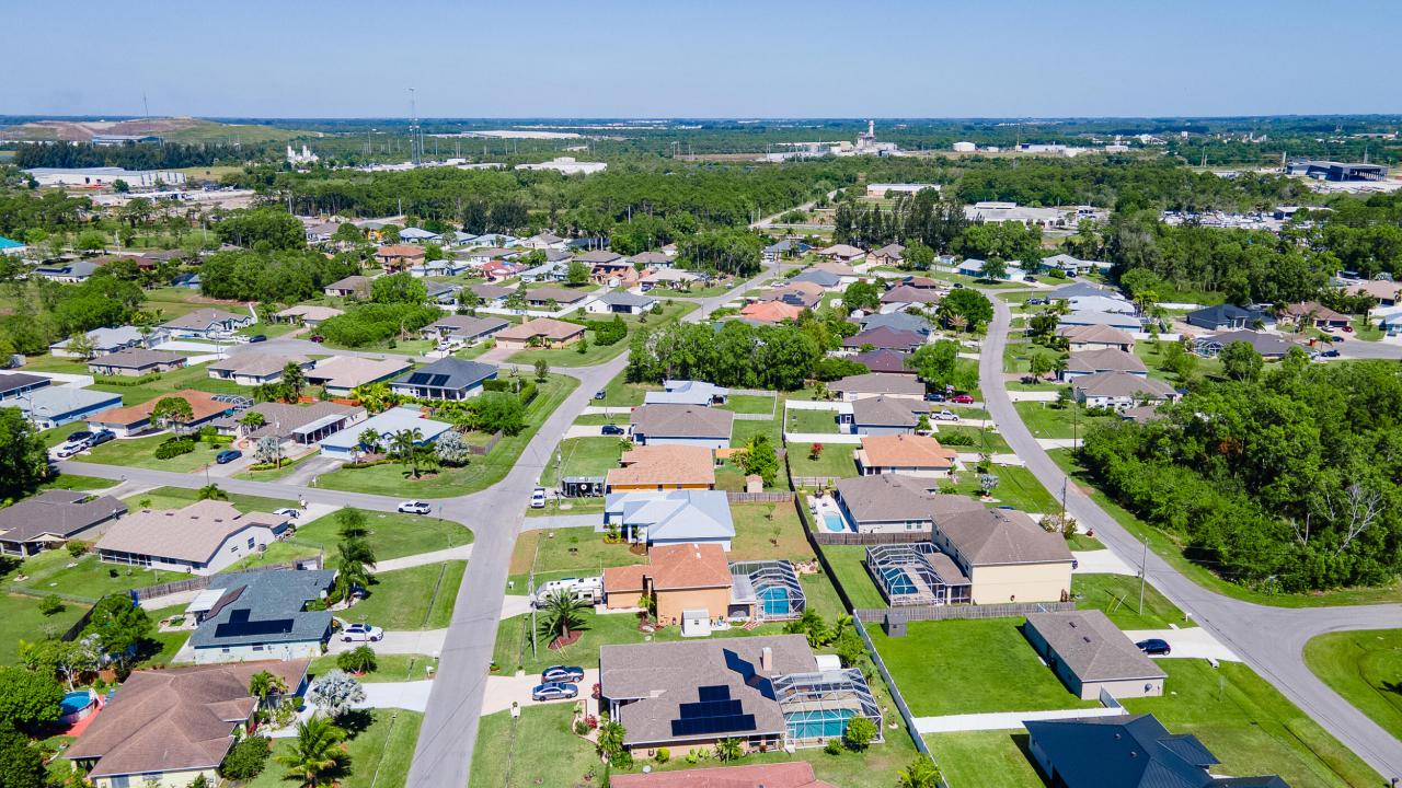 5271 NW Mayfield Lane, Port Saint Lucie, Florida 34983