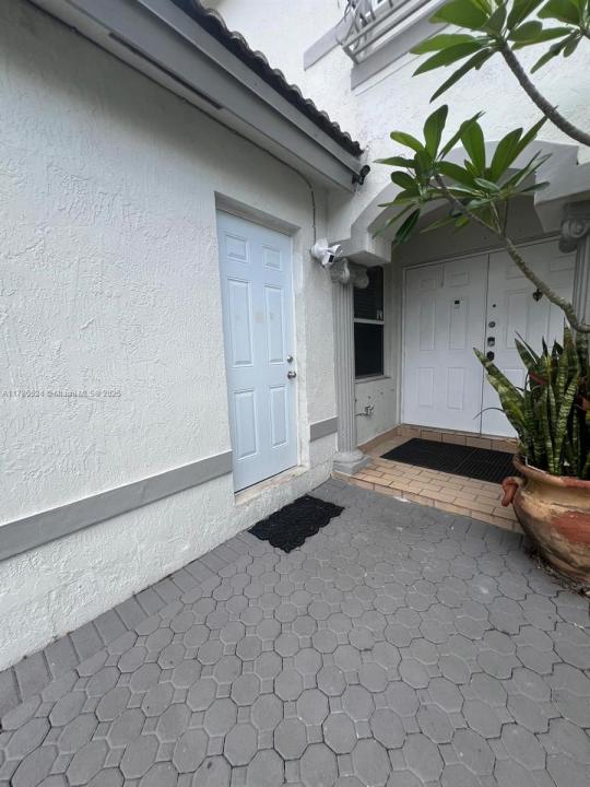 15709 SW 90th Ter 09, Miami, Florida 33196, HOA KỲ