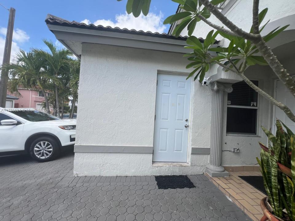 15709 SW 90th Ter 09, Miami, Florida 33196, HOA KỲ