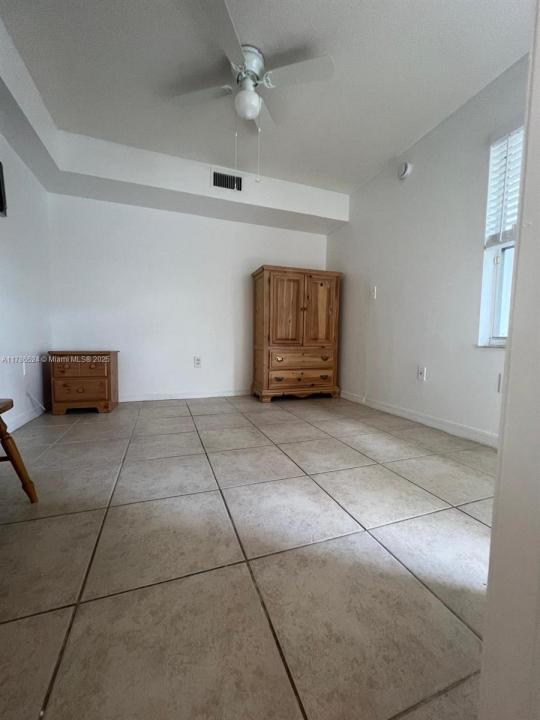 15709 SW 90th Ter 09, Miami, Florida 33196, HOA KỲ