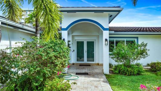 2105 Arch Creek Dr, North Miami, Florida 33181, USA