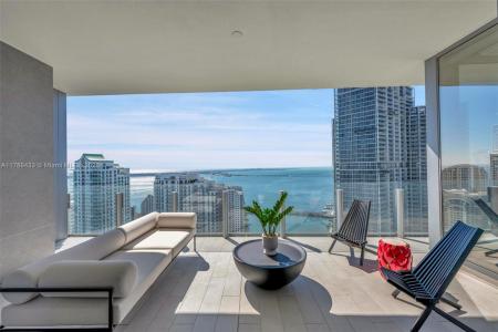300 Biscayne Blvd Way 3903, Miami, Florida 33131, USA