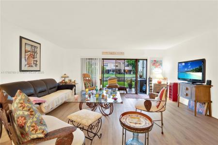 3904 Estepona Ave 8D2, Doral, Florida 33178, USA