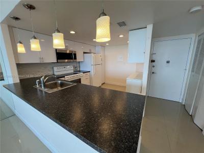 1351 NE Miami Gardens Dr 1611E, Miami, Florida 33179, USA