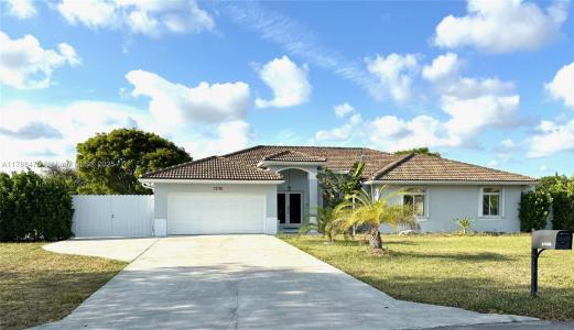 15433 SW 278th St, Homestead, Florida 33032, USA