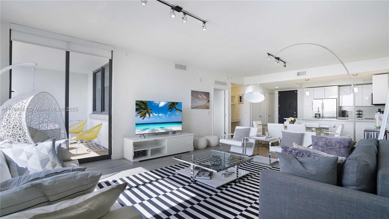 999 SW 1 AVE 2313, Miami, フロリダ 33131, アメリカ合衆国