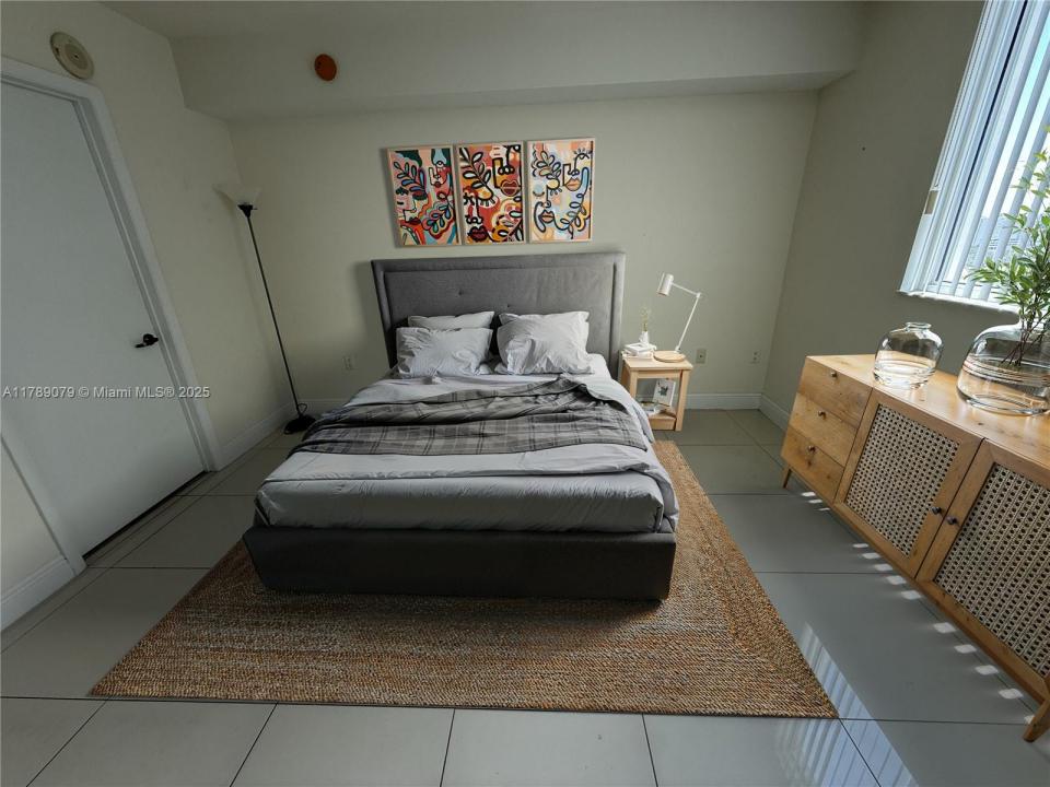 1861 NW S River Dr 1602, Miami, Флорида 33125, Соединенные Штаты