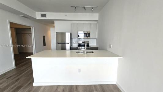 1642 NE 1st Ave 1910, Miami, Florida 33132, USA