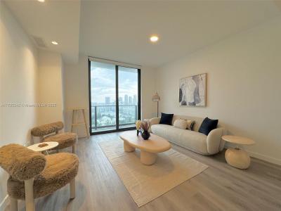 1642 NE 1st Ave 1908, Miami, Florida 33132, USA