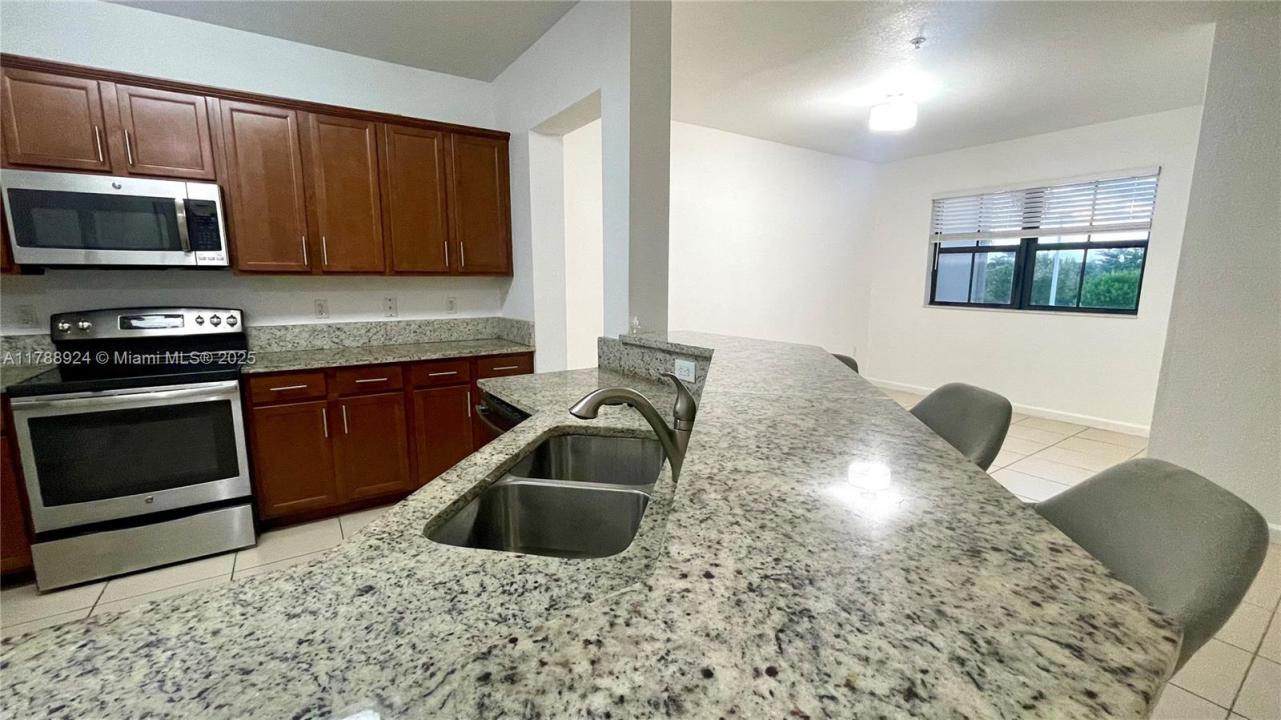 10620 NW 88th St 205, Doral, פלורידה 33178, ארצות הברית של אמריקה