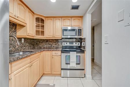 7917 SW 104th St 204F, Miami, Florida 33156, USA