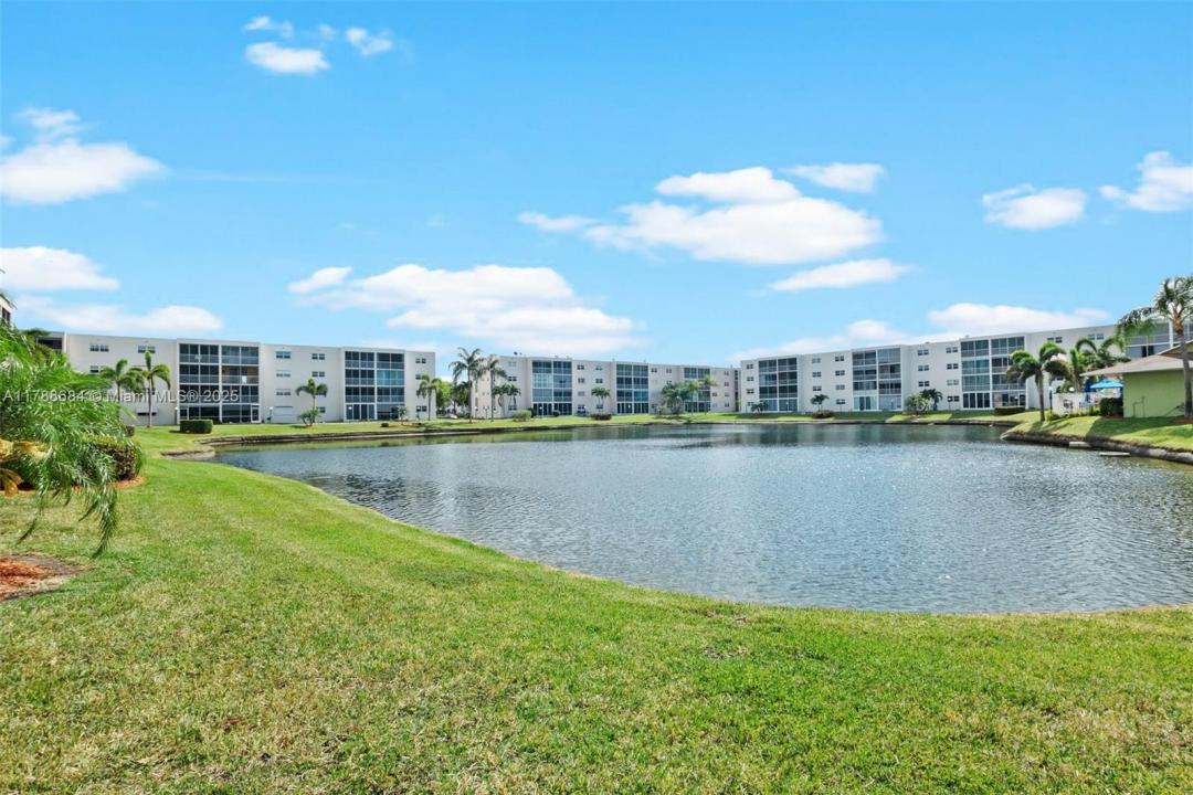 1024 SE 4th Ave 102, Dania Beach, Flórida 33004, Estados Unidos