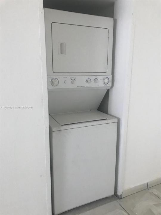 4295 SW 9th Ter 1, Miami, Флорида 33134, Соединенные Штаты