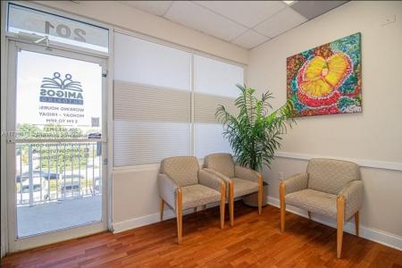 5580 W 16th Ave, Hialeah, Florida 33012, USA