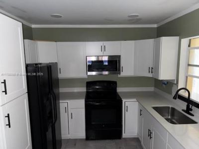 15157 NE 6th Ave 12, Miami, Florida 33162, USA