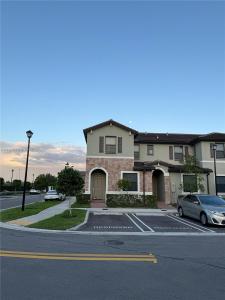 11449 W 34th Ln, Hialeah, Florida 33018, USA