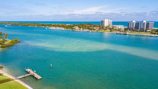 19800 Sandpointe Bay Dr 506, Tequesta, Florida 33469, USA