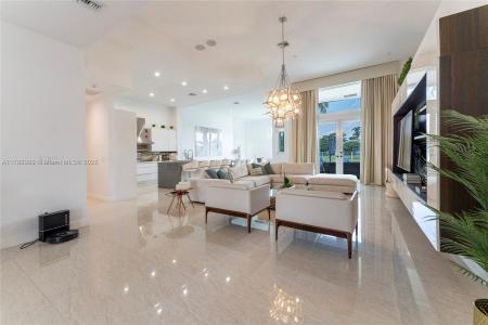 4021 E Lake Estates Dr, Davie, Florida 33328, USA