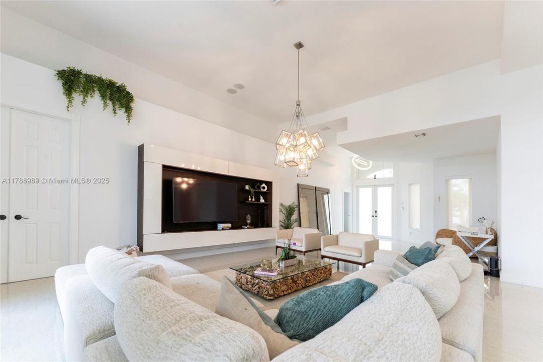 4021 E Lake Estates Dr, Davie, פלורידה 33328, ארצות הברית של אמריקה