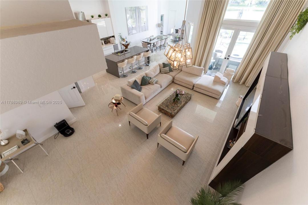 4021 E Lake Estates Dr, Davie, פלורידה 33328, ארצות הברית של אמריקה