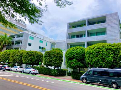 1700 Meridian Ave 303, Miami Beach, Florida 33139, USA
