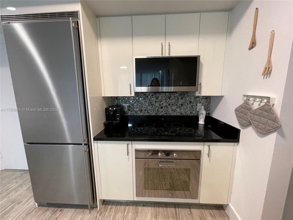 92 SW 3rd St 2302, Miami, Florida 33130, USA