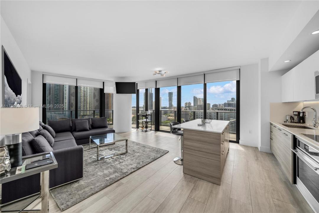 121 NE 34th St 1704, Miami, Florida 33137