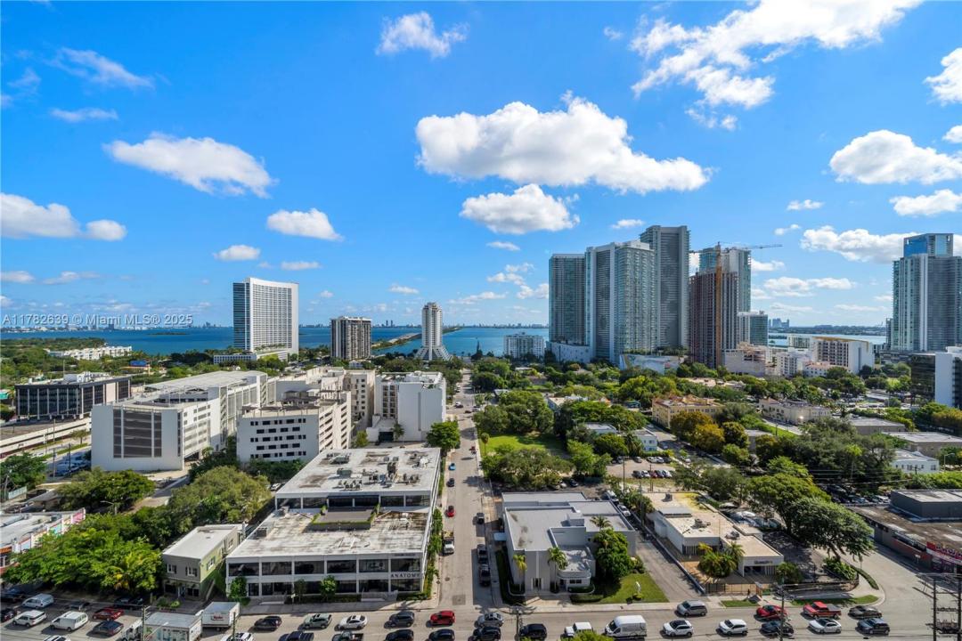 121 NE 34th St 1704, Miami, Florida 33137