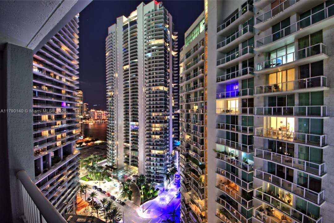 170 SE 14th St 2303, Miami, Floride 33131, États-Unis