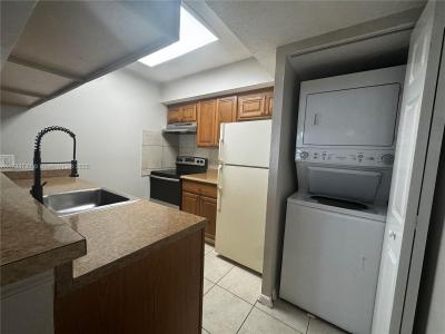 5672 Rock Island Rd 243, Tamarac, Florida 33319, USA