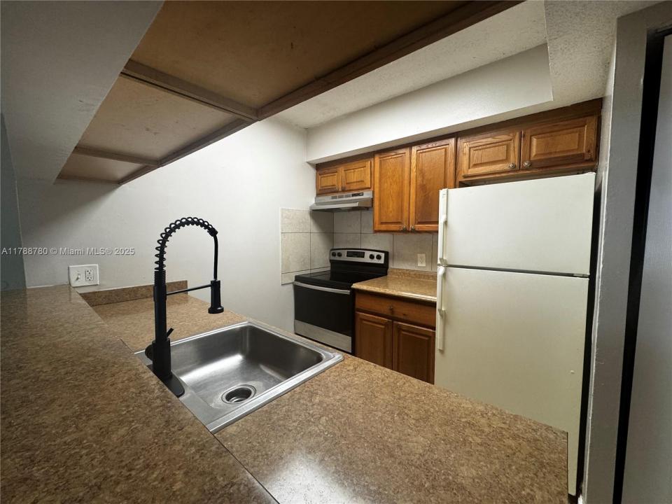 5672 Rock Island Rd 243, Tamarac, Florida 33319, Stati Uniti