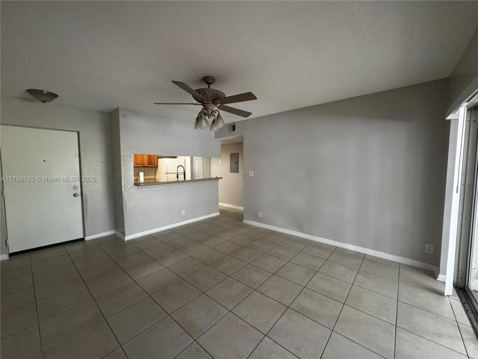 5672 Rock Island Rd 243, Tamarac, Florida 33319, Stati Uniti
