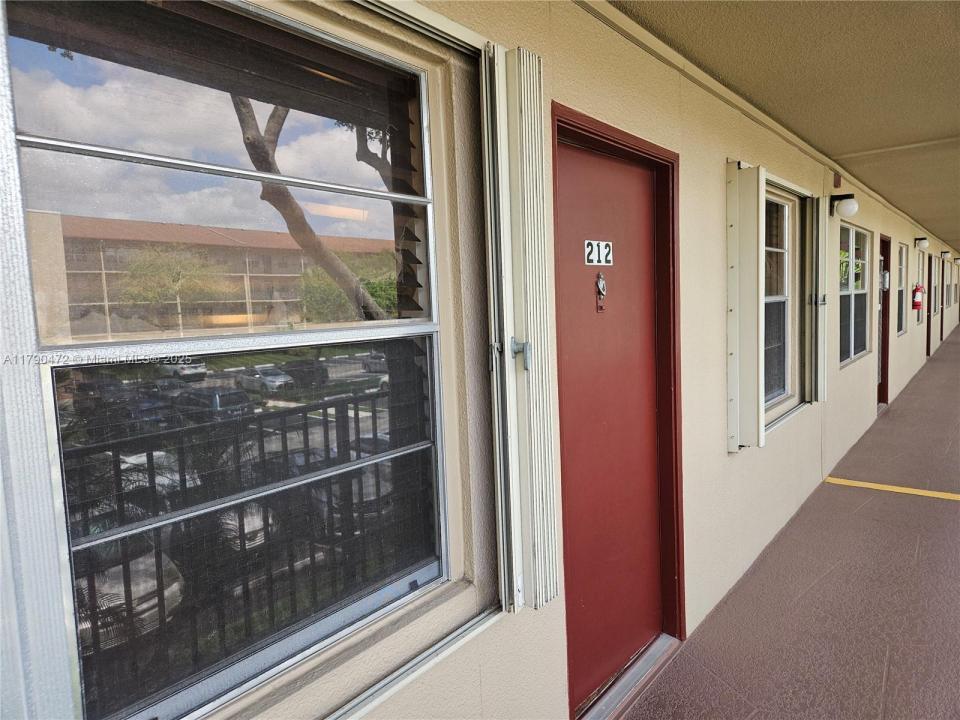 801 SW 133rd Ter 212K, Pembroke Pines, Flórida 33027, Estados Unidos