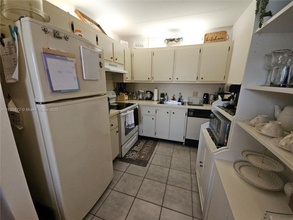 801 SW 133rd Ter 212K, Pembroke Pines, Flórida 33027, Estados Unidos