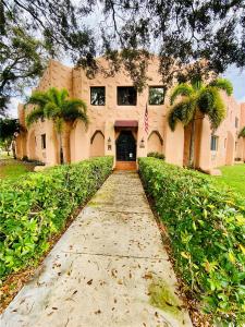 200 Azure Way, Miami Springs, Floride 33166, États-Unis