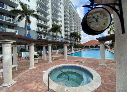 5085 NW 7th St 512, Miami, Florida 33126, USA